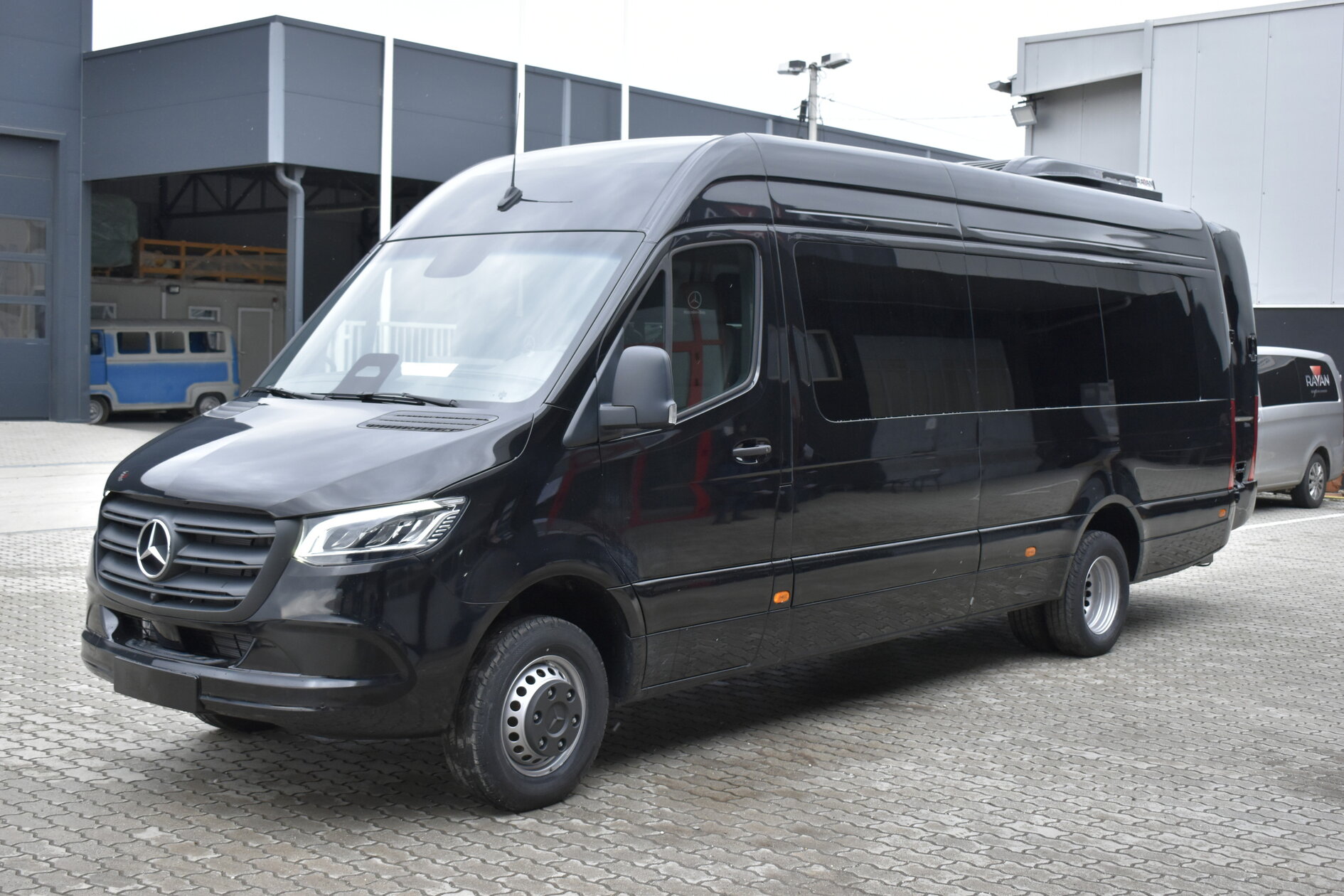 Mercedes Benz Sprinter 517 minibus 20+1