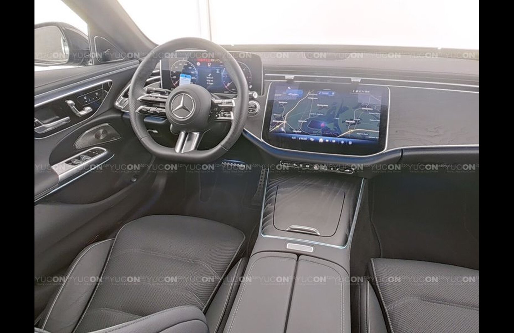 19329COCKPIT.jpg
