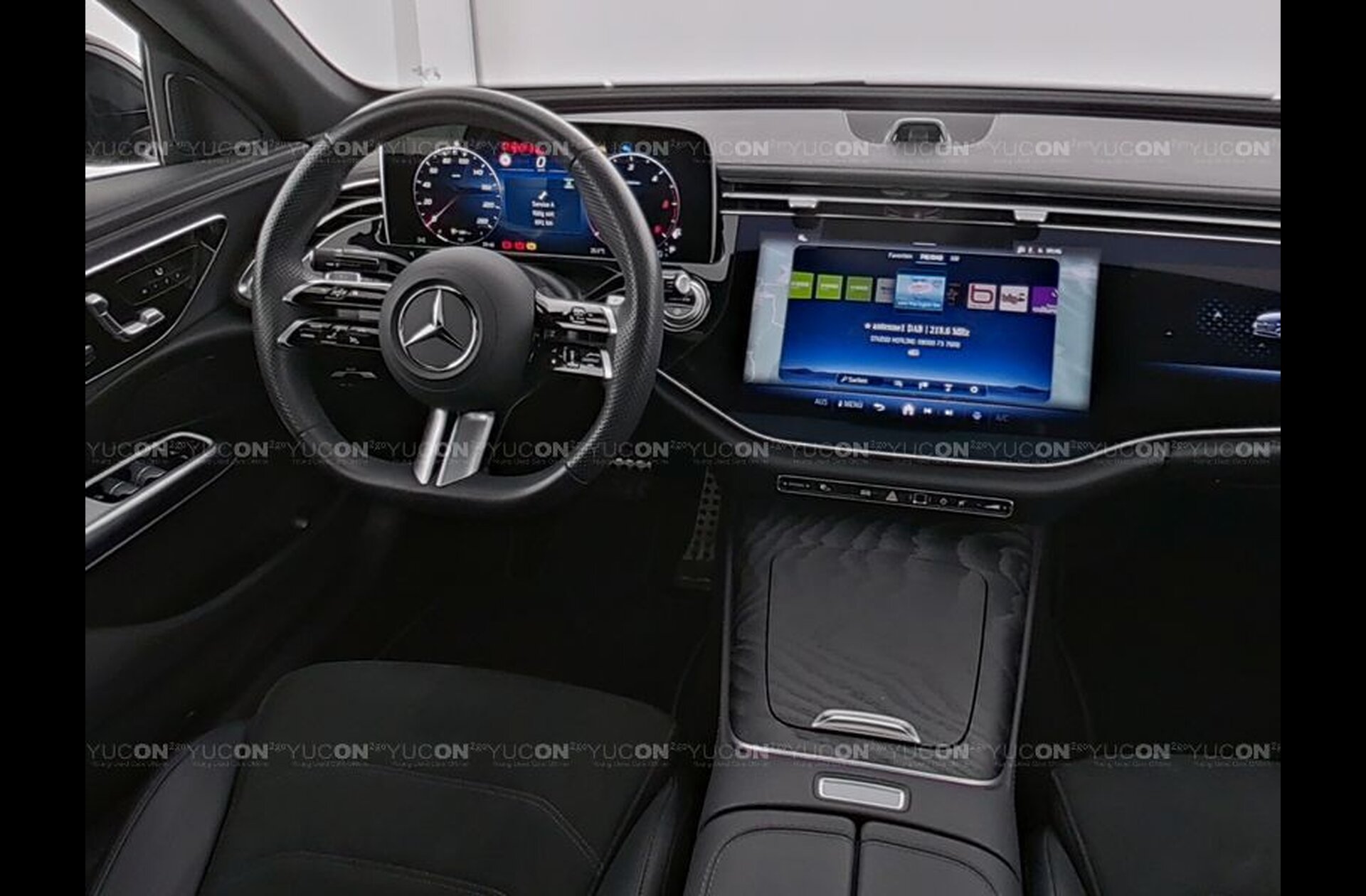 5761COCKPIT.jpg